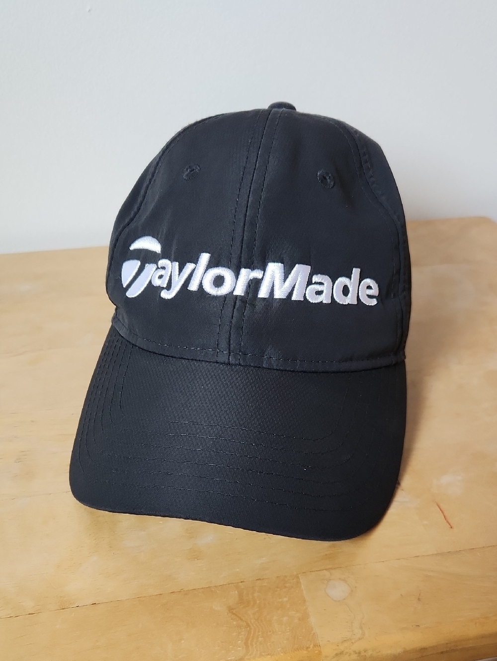 NWOT TaylorMade Black Adjustable Golf Hat